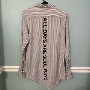 SOULCYCLE Women’s cotton button-up shirt. Striped. Ultra soft. Size Small. RARE